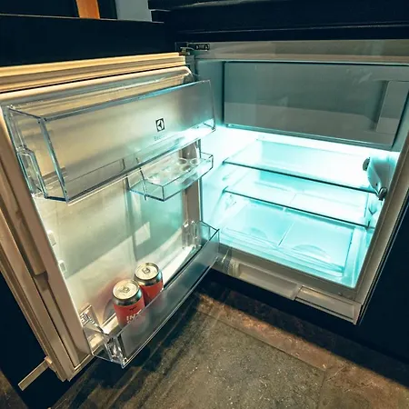 Oeoed --aelskar -with Sauna Rooslepa