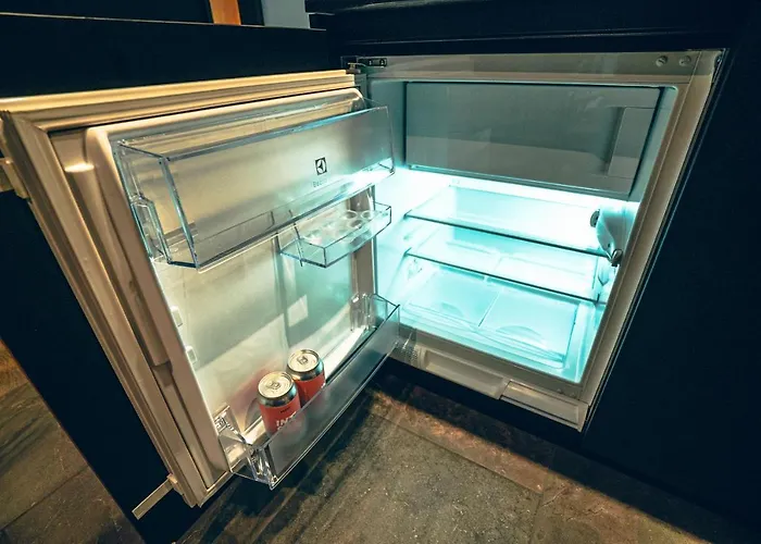 Oeoed --aelskar -with Sauna Rooslepa